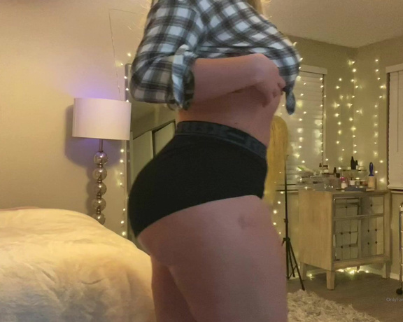 Sophie VIP aka Sophiethebodyvip OnlyFans - How do you feel about this weight gain