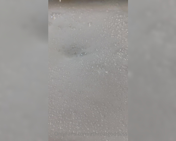 Throatgoddess aka Athroatgoddess OnlyFans - Sooo i was taking a bath last night… This turned into an orgasm haha The bubbles sadly covered every