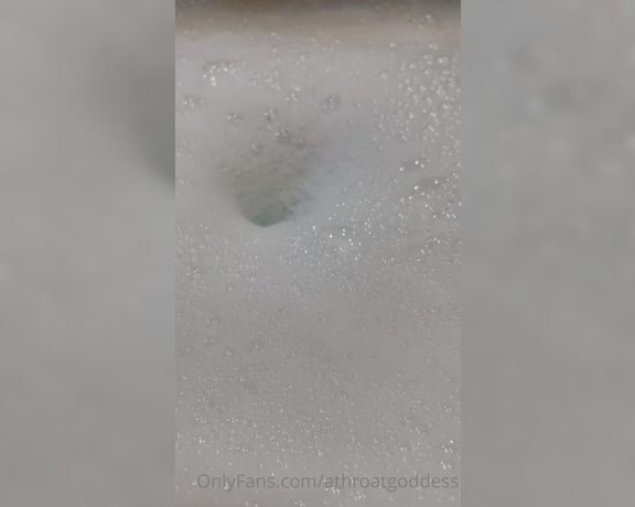 Throatgoddess aka Athroatgoddess OnlyFans - Sooo i was taking a bath last night… This turned into an orgasm haha The bubbles sadly covered every