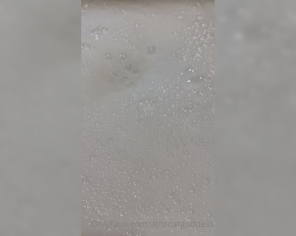 Throatgoddess aka Athroatgoddess OnlyFans - Sooo i was taking a bath last night… This turned into an orgasm haha The bubbles sadly covered every