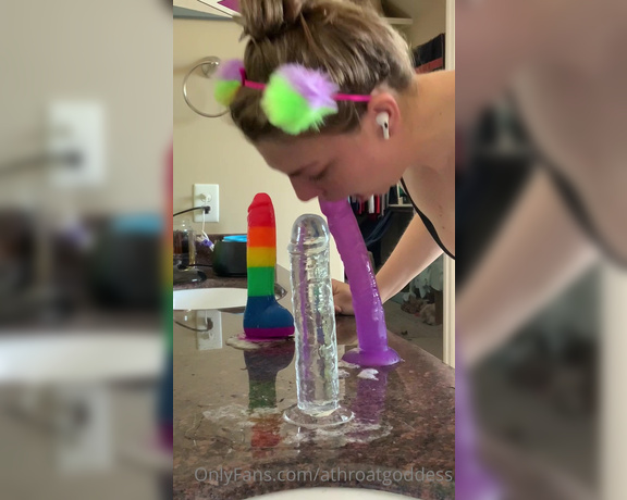 Throatgoddess aka Athroatgoddess OnlyFans - Lil training clip i found This thumbnail is hilarious though