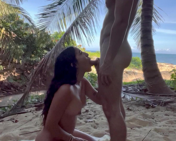 Tropical Passion aka Tropicalpassion OnlyFans - Ella quera sentirlo antes de meternos a la playa