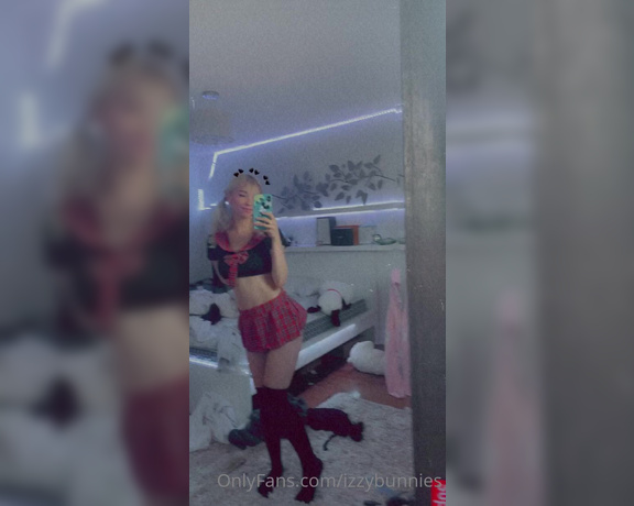 Izzy aka Izzybunnies OnlyFans - Let me be ur naughty school girl teach me a lesson professor