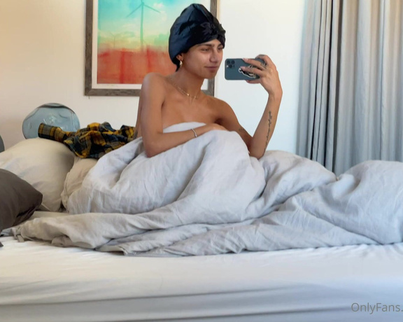 Mia Khalifa aka Miakhalifa OnlyFans - Good morning! Good night! I overslept, but I’m bringing you coffee in bed today keep an eye on