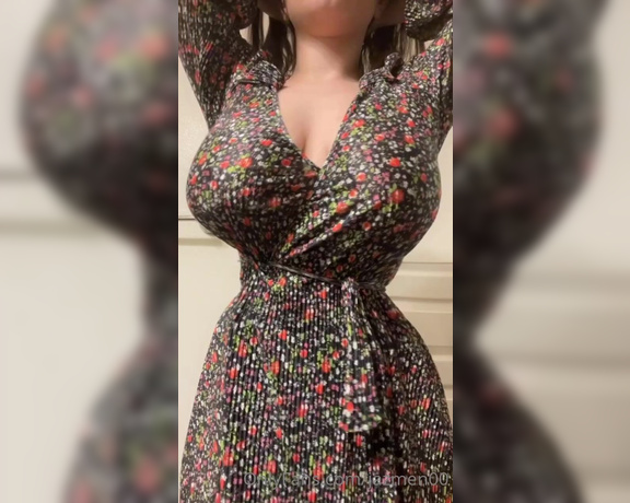 Jazmen Jafar aka Jazmen00 OnlyFans - Braless this sundress season