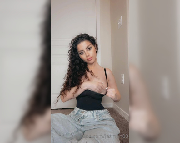 Jazmen Jafar aka Jazmen00 OnlyFans - Scroll to see how much happier my titties are when I take em out 7