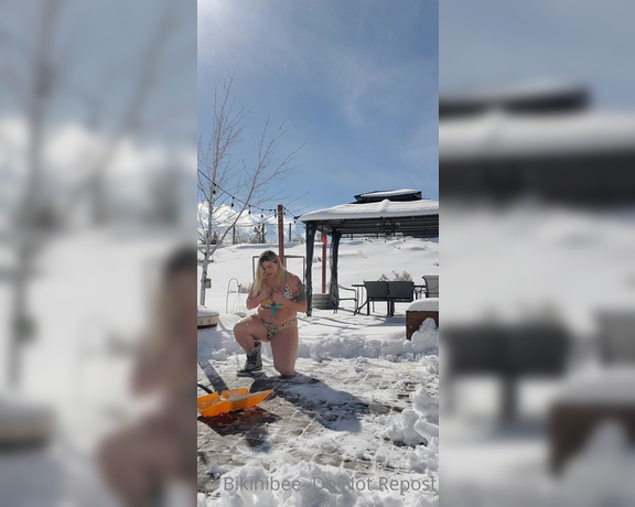 Bikinibee aka Bikinibee OnlyFans - Enjoy! Just one shovel, one bikini babe and a lot of white powder  1