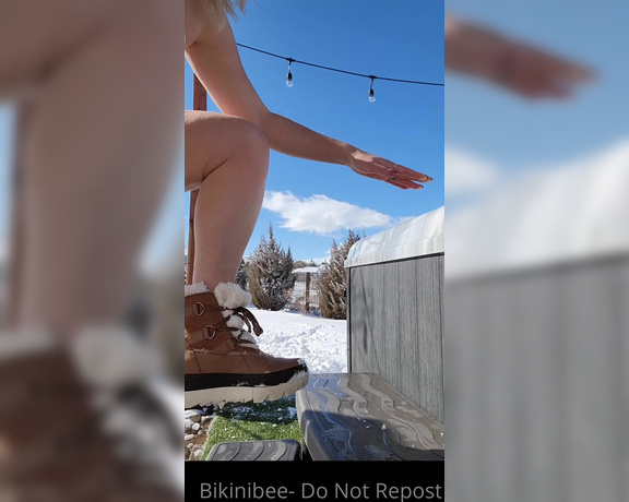 Bikinibee aka Bikinibee OnlyFans - Hoe in the Snow Fun in the sun type of vibe! So, a fan asked about doing this Snow boob challenge