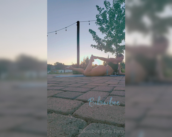 Bikinibee aka Bikinibee OnlyFans - Sunrise stretching