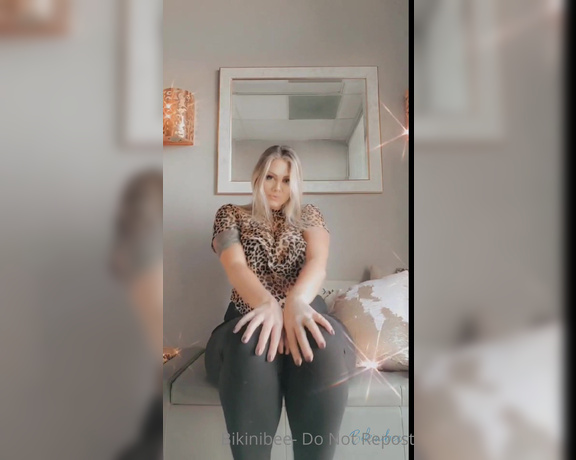 Bikinibee aka Bikinibee OnlyFans - Shake yo booty!! Full version! Seriously give me some LOVE! XO show me how much you love this video