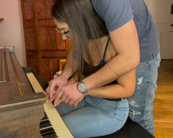 Lili aka Itsxlilix OnlyFans - My new role play The piano teacher in 4K Anyone who wants to buy the full video can talk to me