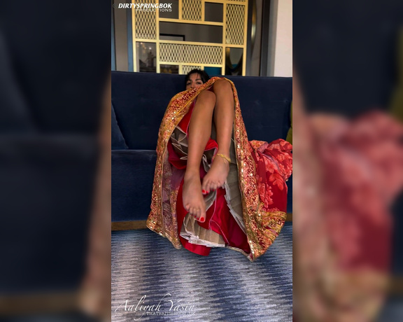 Aaliyah Yasin aka Aaliyah.yasin OnlyFans - Aaliyah teases you during Eid