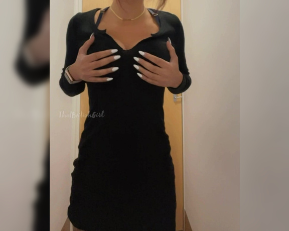Aaliyah Yasin aka Aaliyah.yasin OnlyFans - I love being a dirty whore at work Would you stop mid conversation with your colleagues if you saw