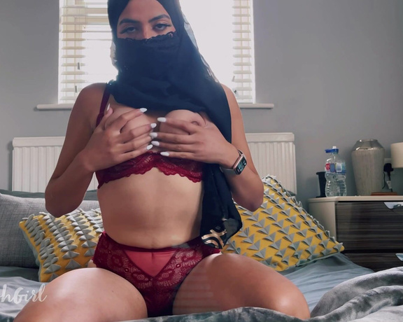 Aaliyah Yasin aka Aaliyah.yasin OnlyFans - Watch me stuff both of my holes like the little slut