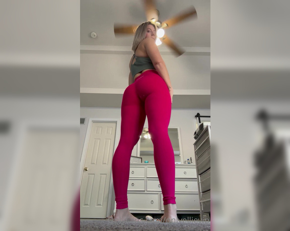 EllieVIP aka Onlyellievip OnlyFans - Do you think these leggings are see through!  Ignore the audio I was going to try and talk to you