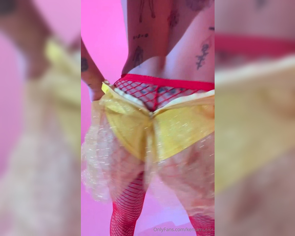 Keniamusicr aka Keniamusicr OnlyFans - A very slutty Snow White (Set No 3  1 Vid) Una Blancanieves muy zorra (Set No 3 1 Vid)