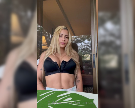 Keniamusicr aka Keniamusicr OnlyFans - Buenos dias 1