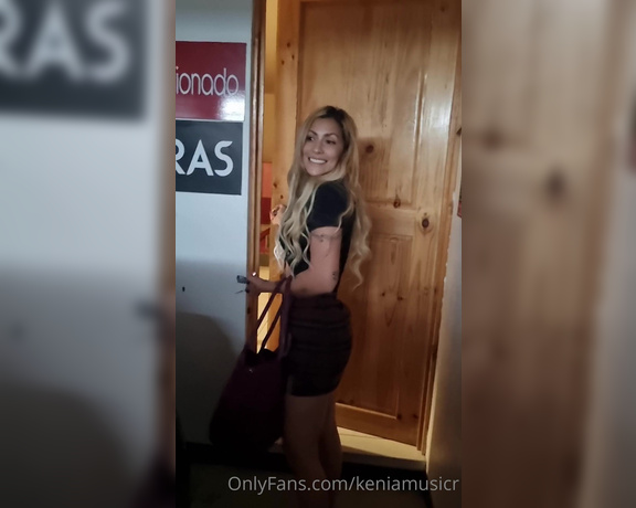 Keniamusicr aka Keniamusicr OnlyFans - Sexy, Rico, Sabroso, Delicioso, Sensual , que ms te puede decir de este bailestripetease, un 5