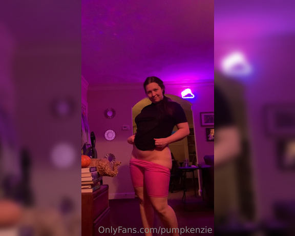 Laura Pumpkenzie aka Pumpkenzie OnlyFans - Thursday shenanigans, could you handle me as a room mate These are the vibes