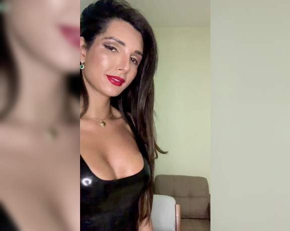Roberta Cortes TS aka Robertacortes OnlyFans - Surprise only starting