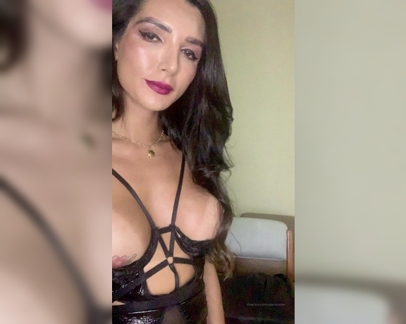 Roberta Cortes TS aka Robertacortes OnlyFans - Playing whit my big surprise!!! Come one guys !!!