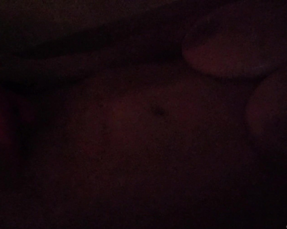 KCupQueen aka Kcupqueen OnlyFans - Vibing my clit in the candlelit bath