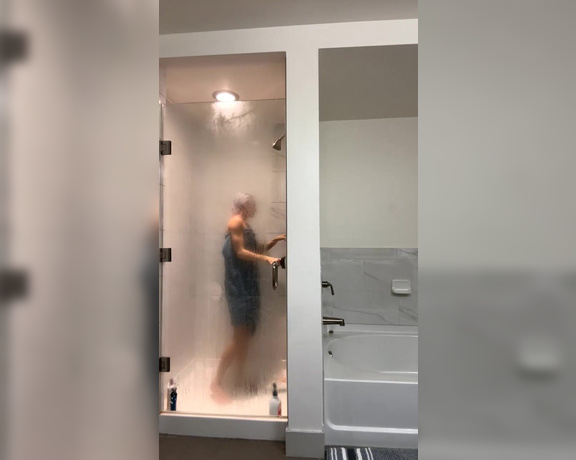 PantyNectar aka Pantynectar OnlyFans - Livestream Encore Quick mid day shower