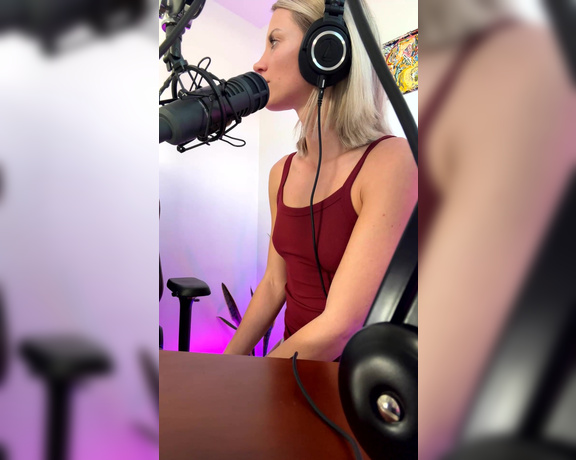 PantyNectar aka Pantynectar OnlyFans - My view from yesterdays livestream It would mean the world to me if you could go to apple podcast