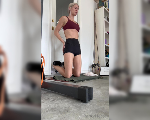PantyNectar aka Pantynectar OnlyFans - Little clip from one of my exercises hamstrings are on fireeeee