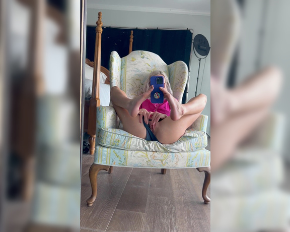 PantyNectar aka Pantynectar OnlyFans - I was rubbing my pussy in front of the mirror and I decided HMMMM why not use my feet for the phone