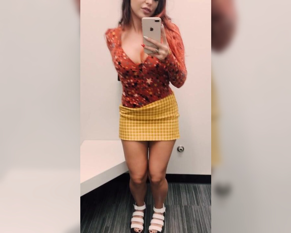 Emily aka Emjayplays OnlyFans - Wanna join me in the dressing room