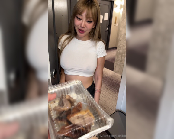 Kitty Lixo aka Kittylixo OnlyFans - NEW BG Doordash delivery with a lil extra POV you get your food delivered half eaten by a big boob
