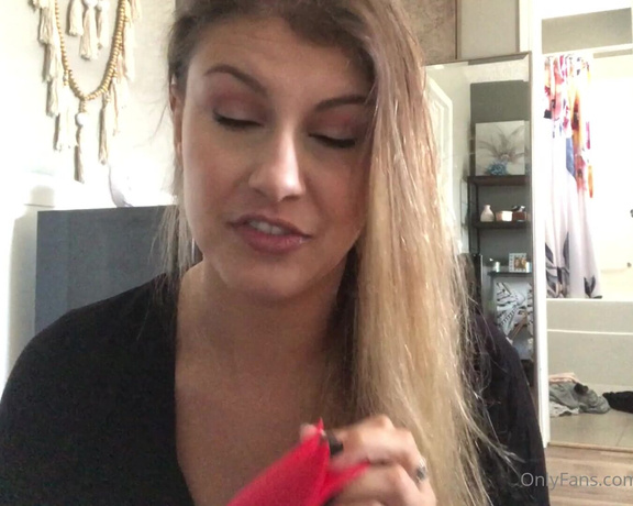 Ashley Elizabeth aka Yunging19 OnlyFans - Sex Toy Review bb!! Full video going to your inboxes, and yeah, the shirt comes off!