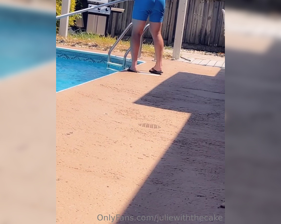 Julie With The Cake aka Juliewiththecake OnlyFans - Pool boy sex tape Tip $33 for the full video 1