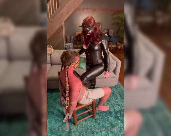 Julie With The Cake aka Juliewiththecake OnlyFans - I tie him up, blindfold him, gag him, and suck him off! Leather, latex, and edging! 3 different vi 1