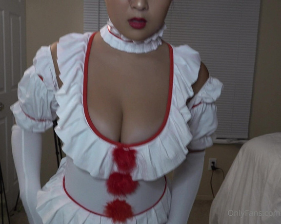 Kimberly Yang aka Sexythangyang OnlyFans - Would you CLOWN around with