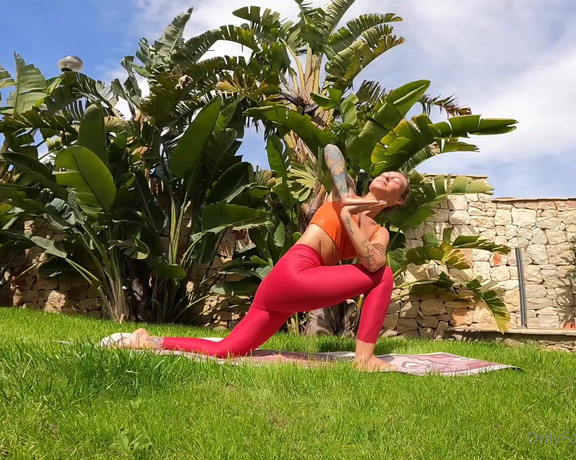 Owiaks aka Owiaks OnlyFans - Made yoga but I felt so horny that I couldnt finish and start to masturbate! wiczyam jog jednak