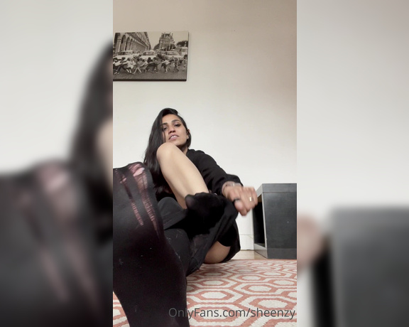 Sheraz Desi aka Sherazdesi OnlyFans - Drain your wallets losers !