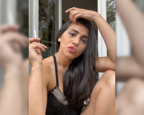 Sheraz Desi aka Sherazdesi OnlyFans - Red lips