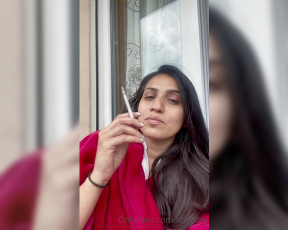 Sheraz Desi aka Sherazdesi OnlyFans - Just relaxing after a few hours of work ! What better way than to smoke