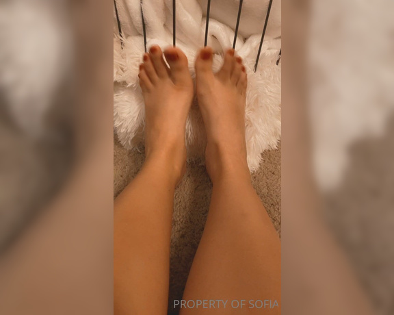 Sofía aka Alwayssofia OnlyFans - For my lovers got my toes and nails done