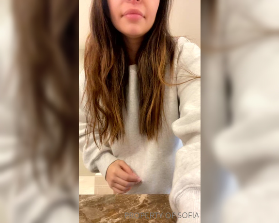 Sofía aka Alwayssofia OnlyFans - Not sure if i like these lol