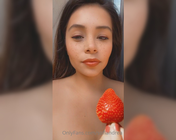 Sofía aka Alwayssofia OnlyFans - WARNING I know how to eat a strawberry