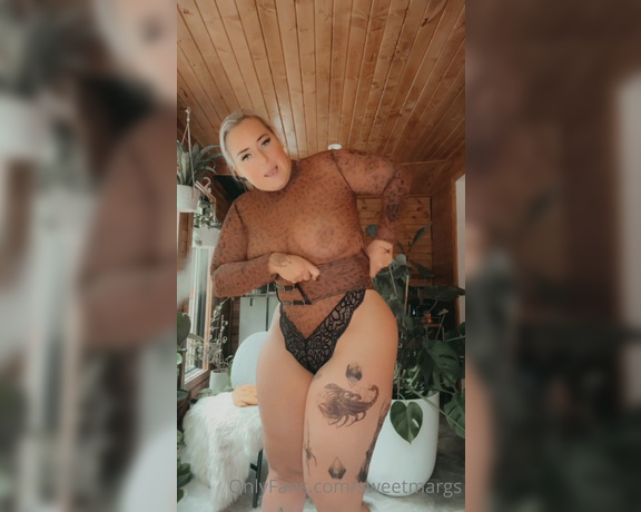 Sweet Margs aka Sweetmargs OnlyFans - So this started out as a Photoshoot but then I looked so cute I decided to masturbate in this outfit