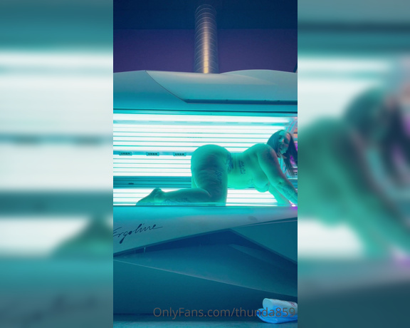 Thunda859 aka Thunda859 OnlyFans - Full tanning bed vid in dms tell me if I should do more