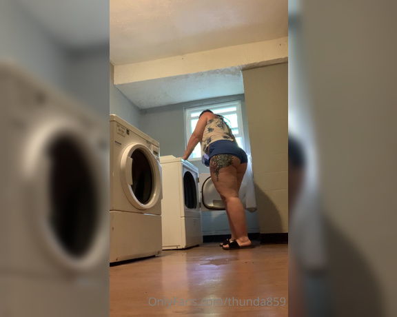 Thunda859 aka Thunda859 OnlyFans - Washing clothes at daddies so I decided to do a little show 4