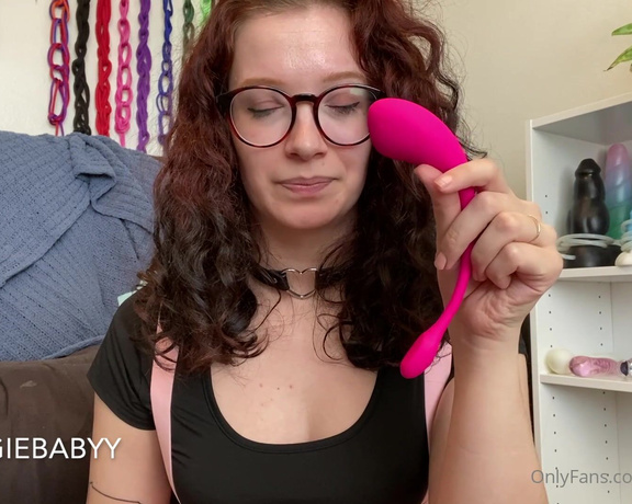 veggiebabyy aka Veggiebabyy OnlyFans - Toy talks #4! This one is mostly the vibes Would you guys want to see me talk about my BDSM paraphe