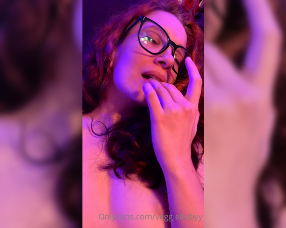 veggiebabyy aka Veggiebabyy OnlyFans - I discovered not long ago that I really like fingers in my mouth preferably someone elses, but