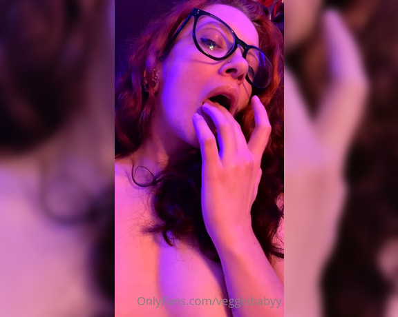 veggiebabyy aka Veggiebabyy OnlyFans - I discovered not long ago that I really like fingers in my mouth preferably someone elses, but