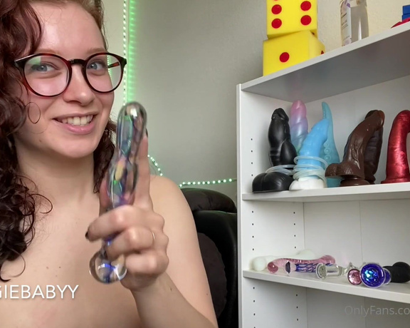 veggiebabyy aka Veggiebabyy OnlyFans - Toy Talks #2 (mostly) glass toys ) what you might learn from this video is that not all toys are ple